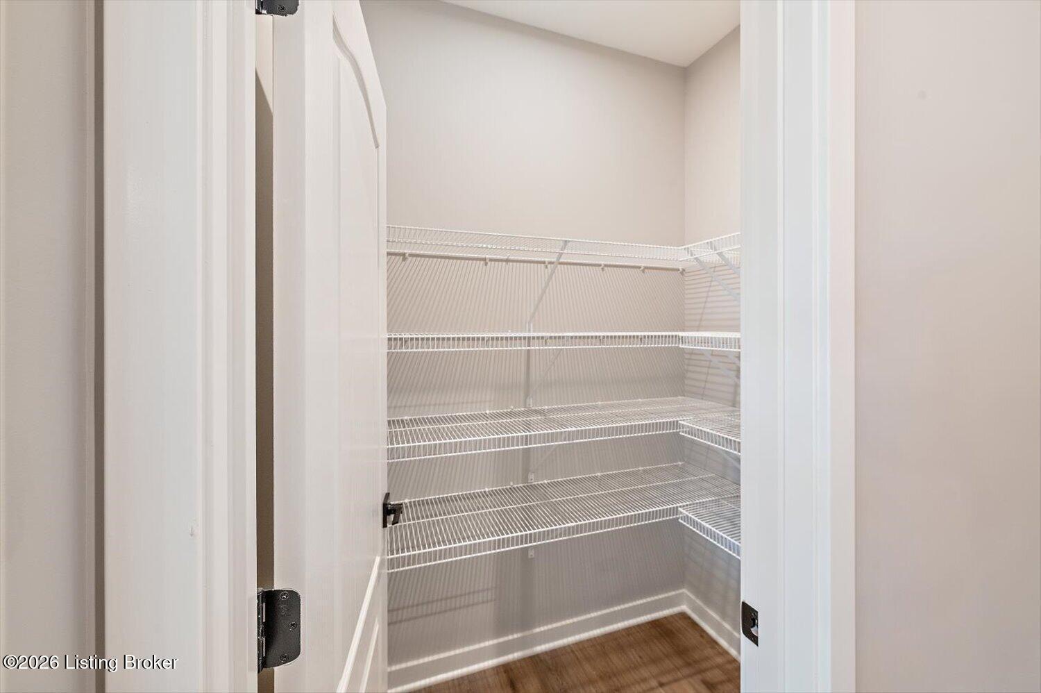 09-Walk In Pantry