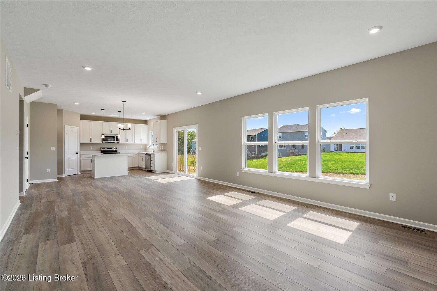 09-Living Room
