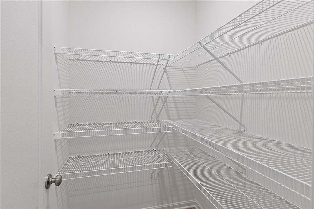 Streamlined wire shelving provides ample and organ