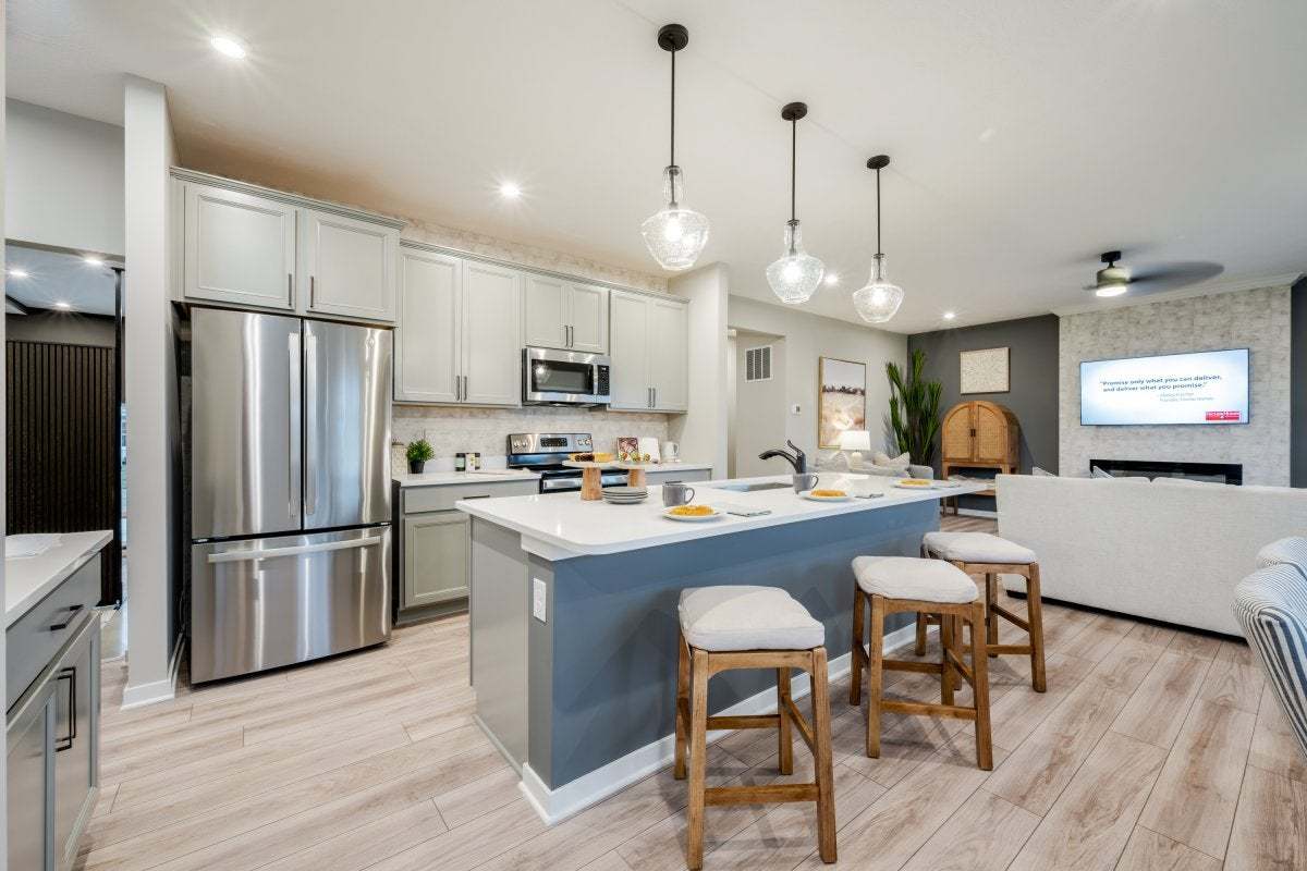 casa en Adena Pointe por Fischer Homes