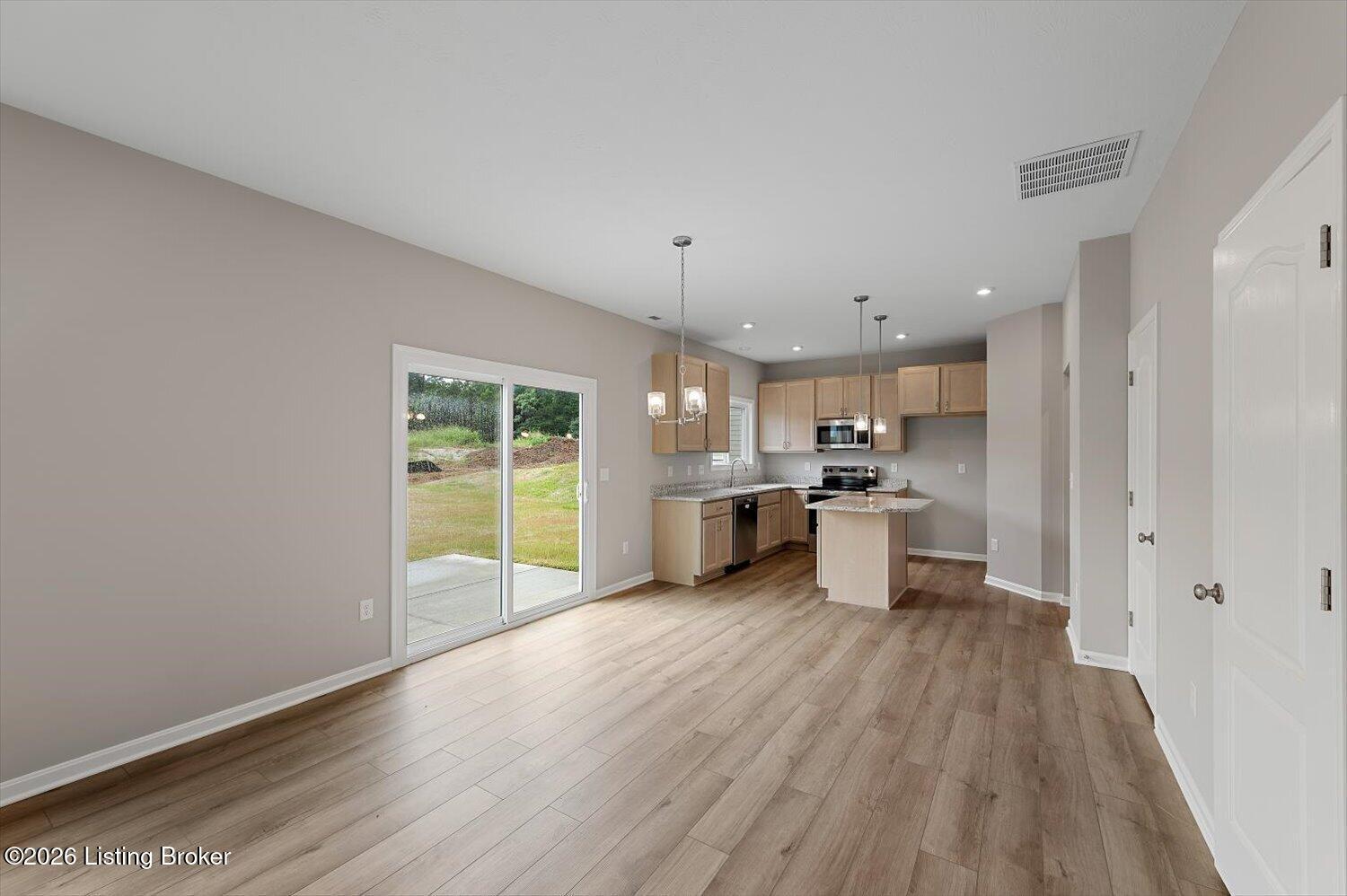 07-Dining Area