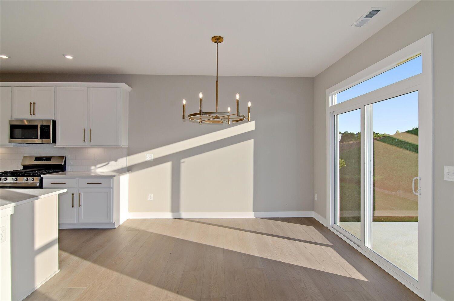 08-Dining Area