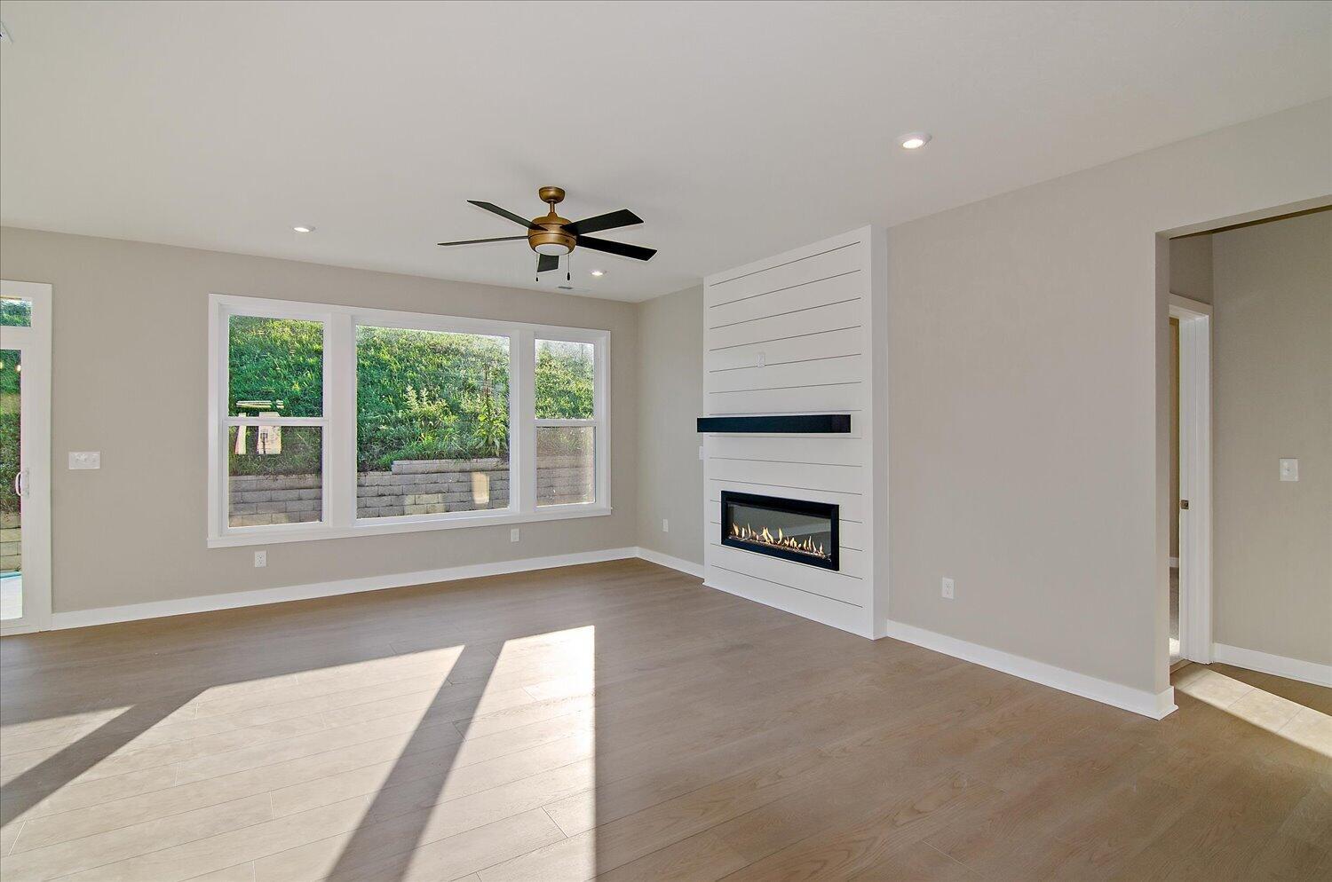 09-Living Room
