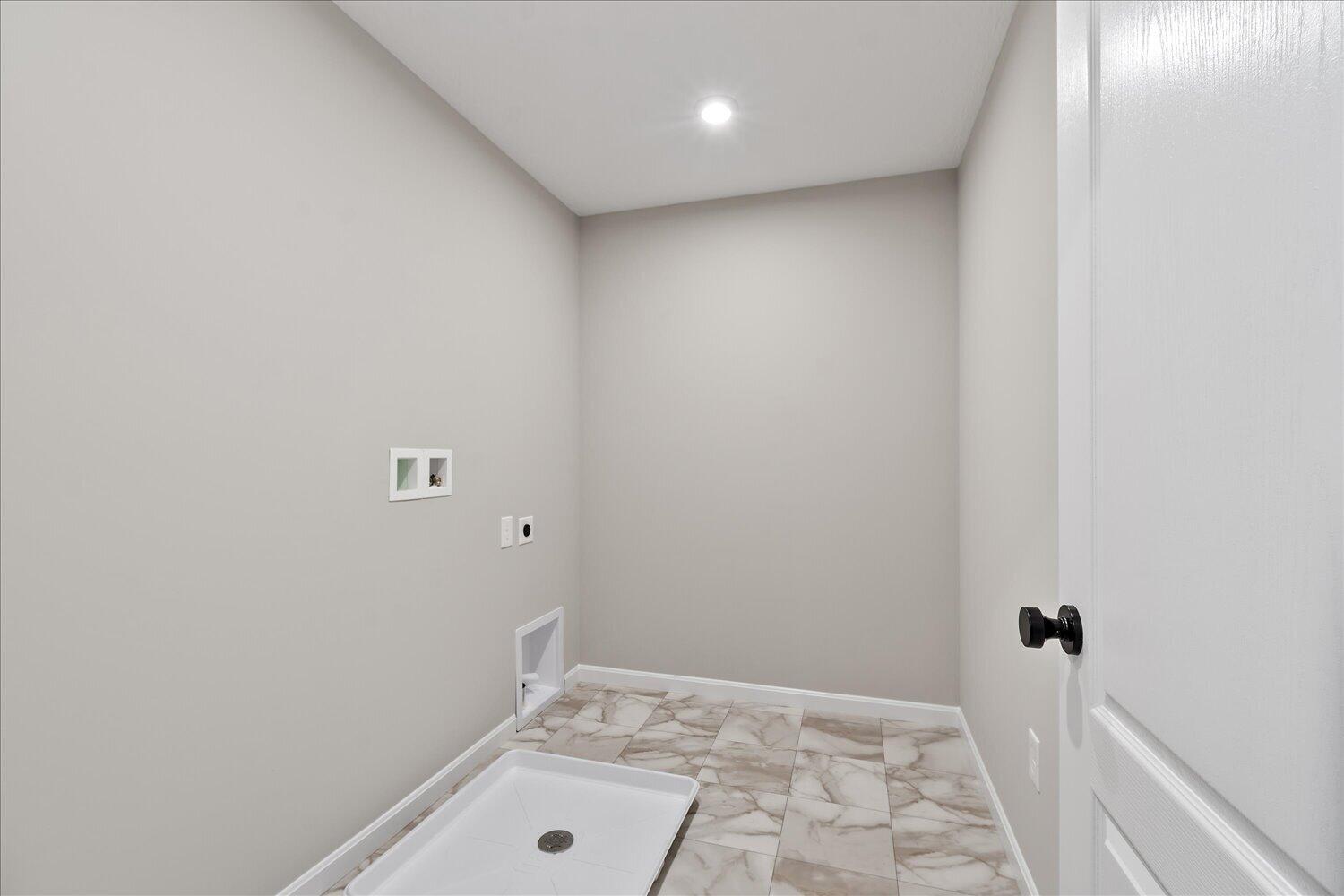 27-Laundry Room