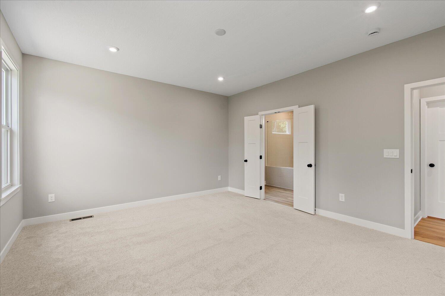 15-Primary Bedroom