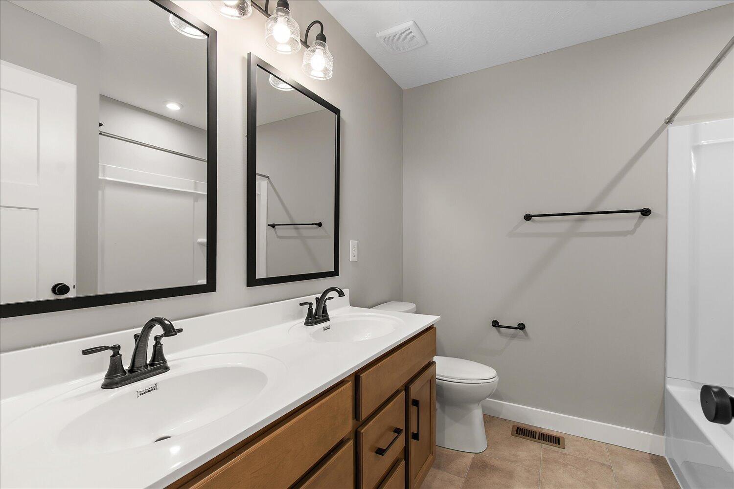 25-Full Bathroom