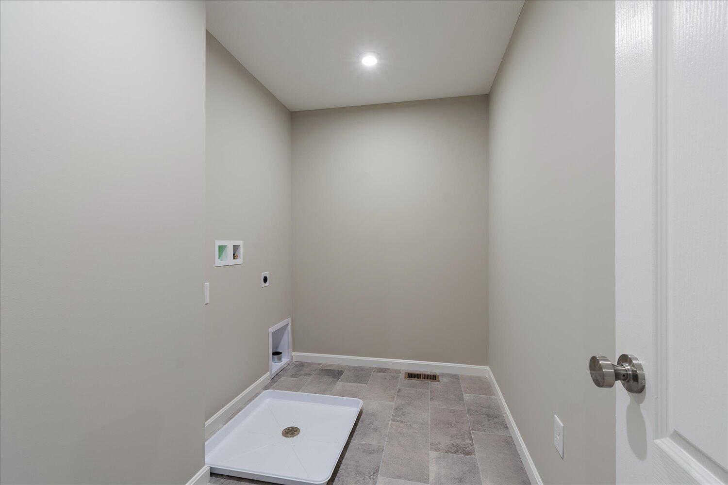 25-Laundry Room