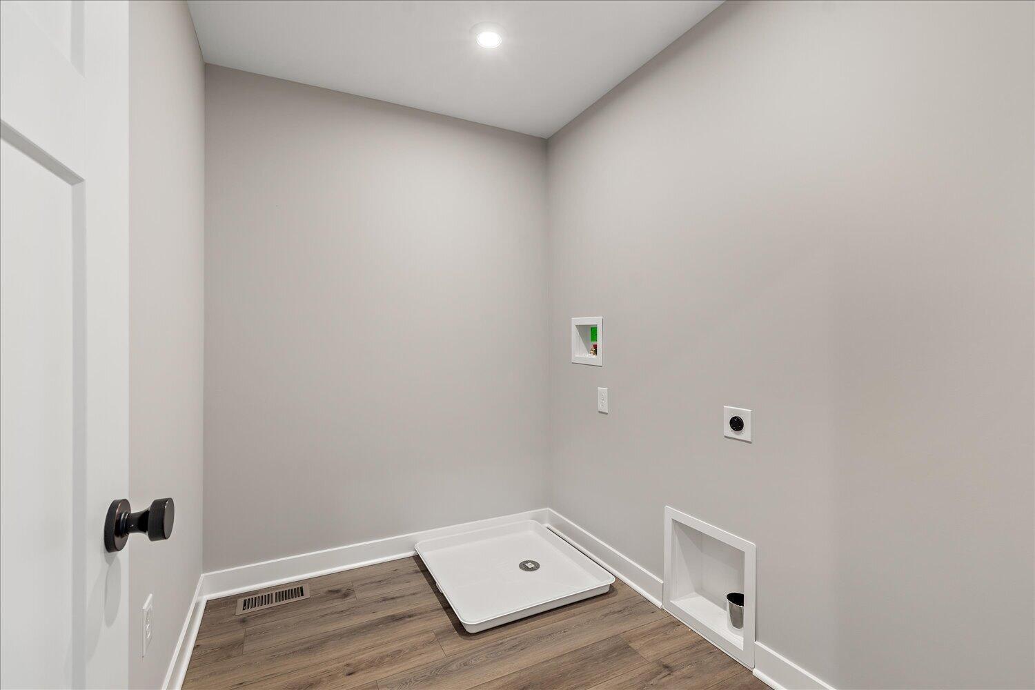 27-Laundry Room