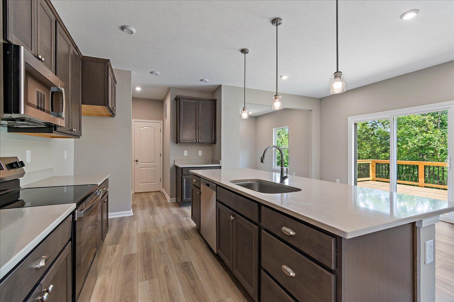 02-Kitchen