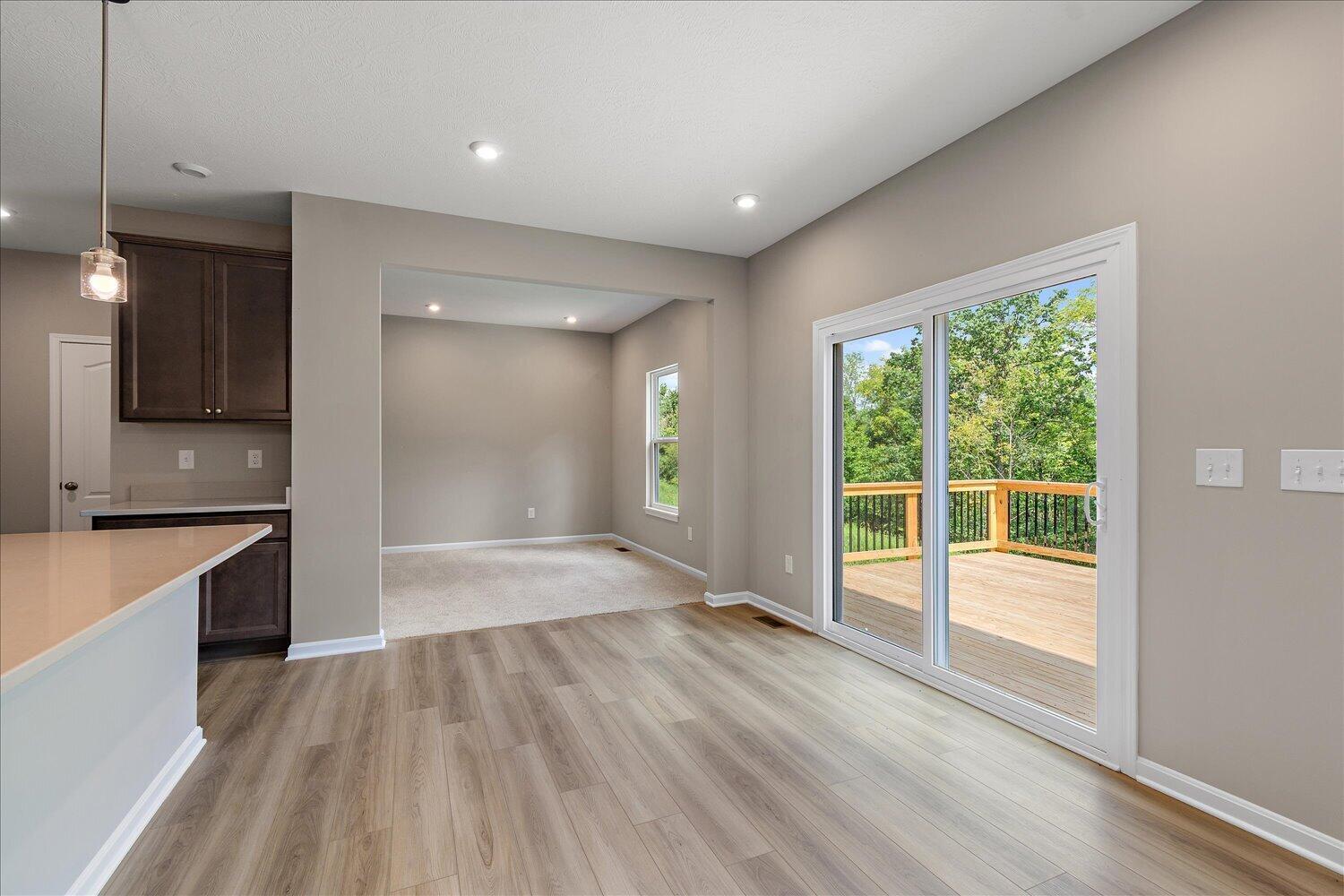 06-Dining Area