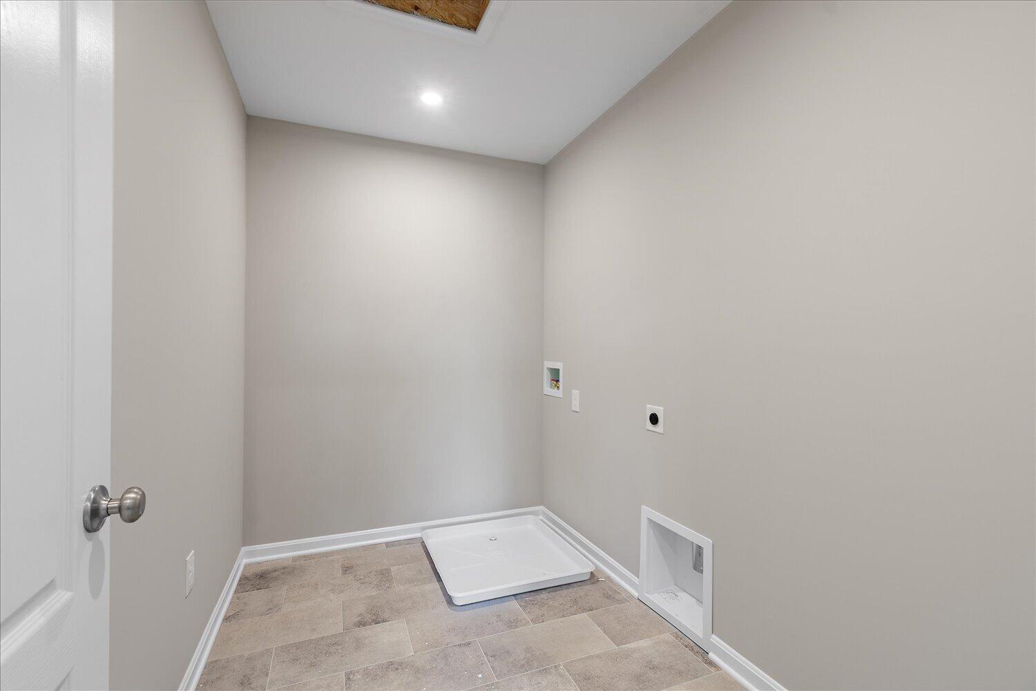 28-Laundry Room