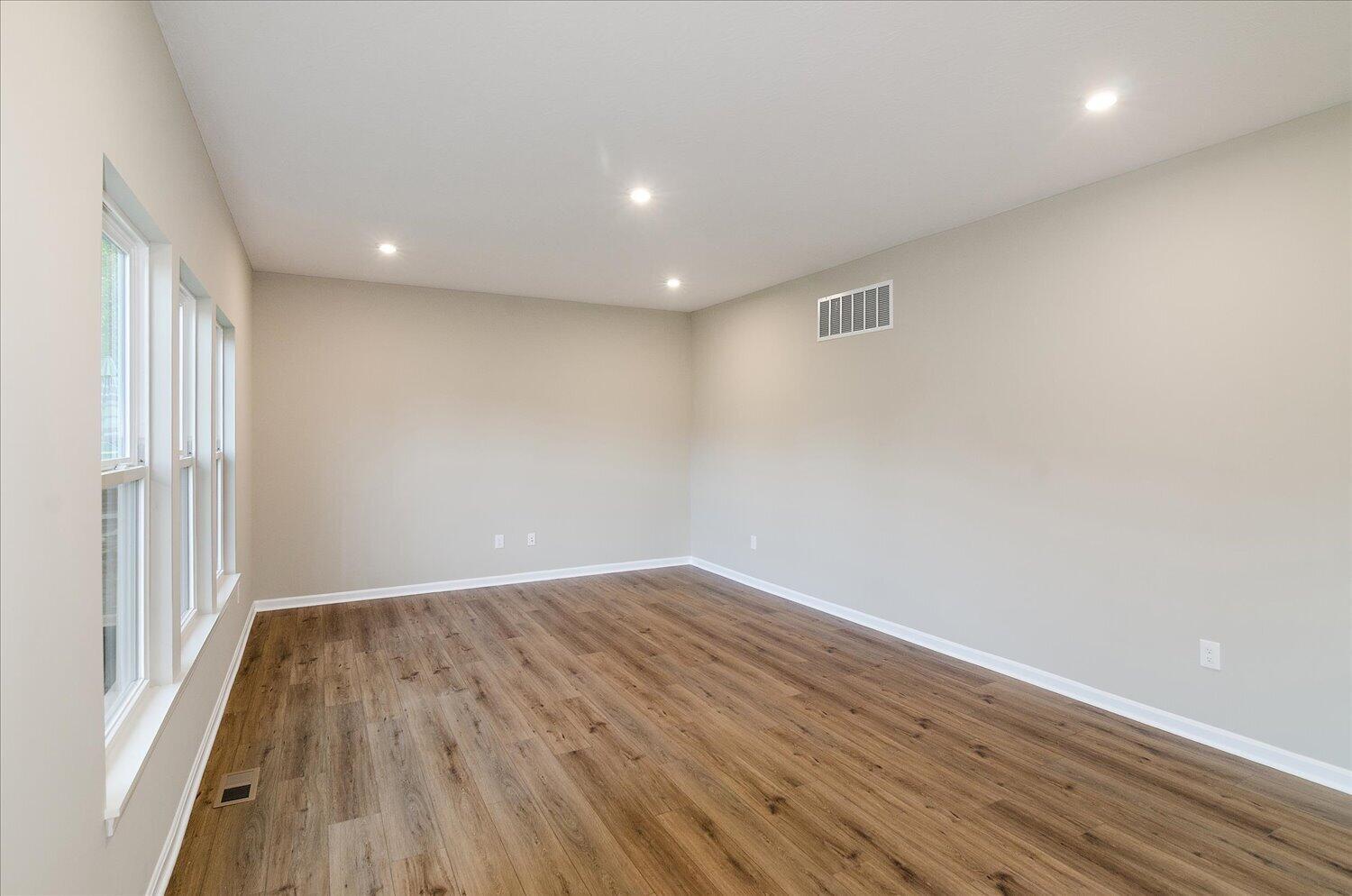 09-Living Room