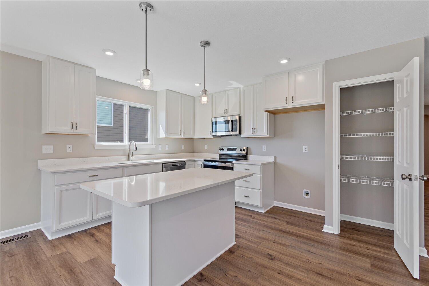 05-Kitchen and Pantry