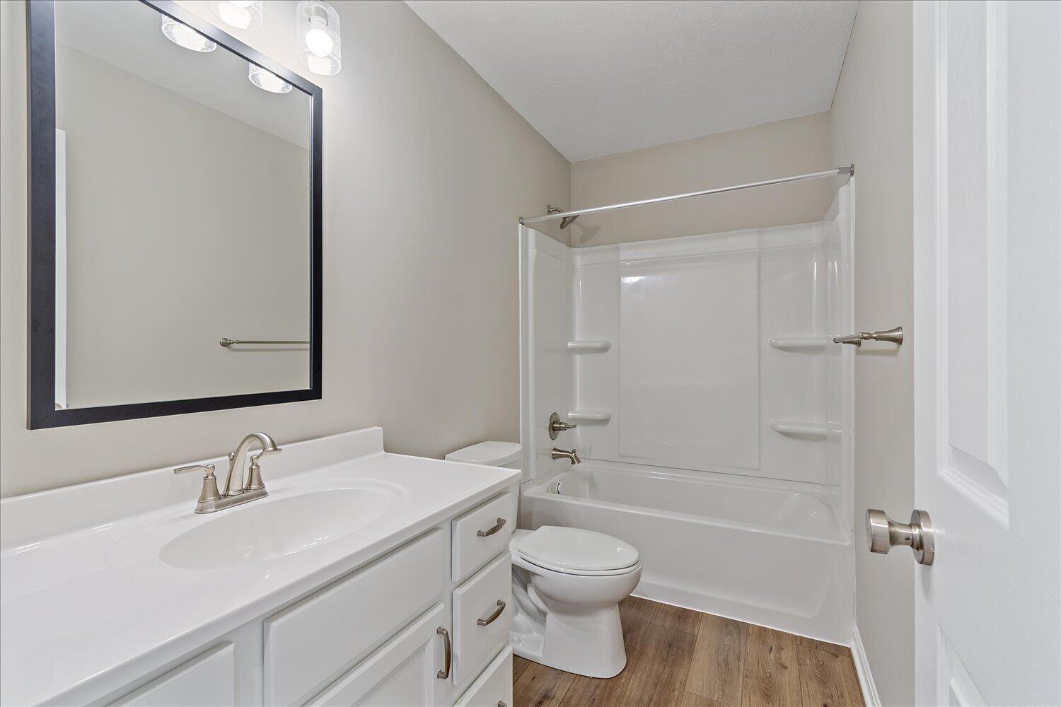 21-Full Bathroom