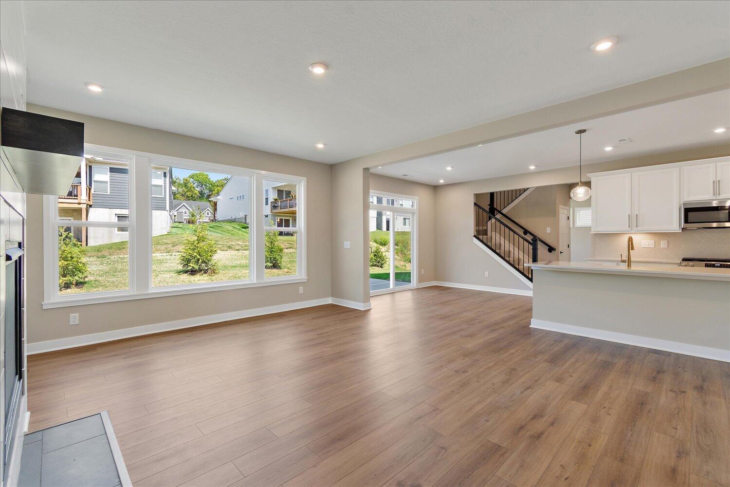 09-Living Room