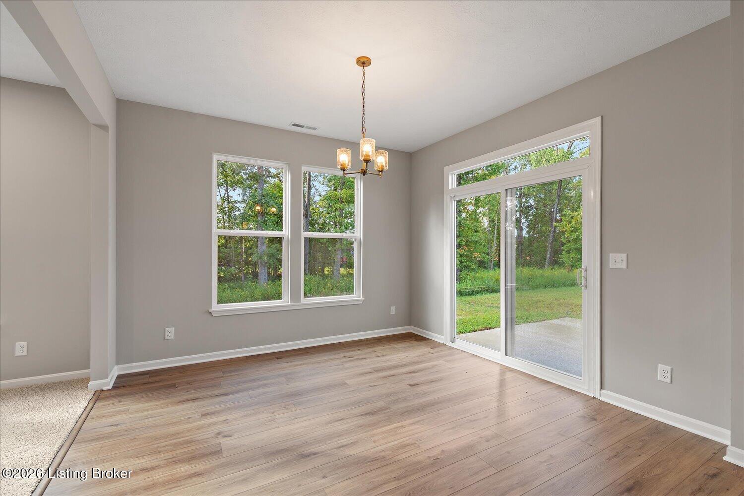 06-Dining Area