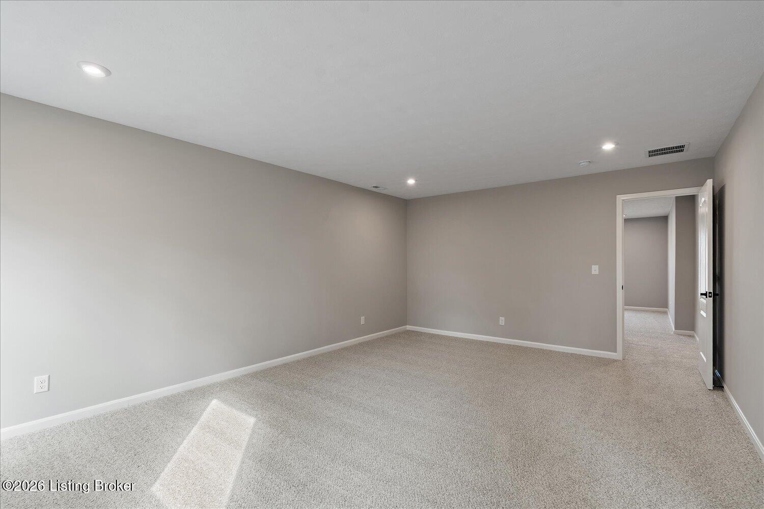 18-Primary Bedroom