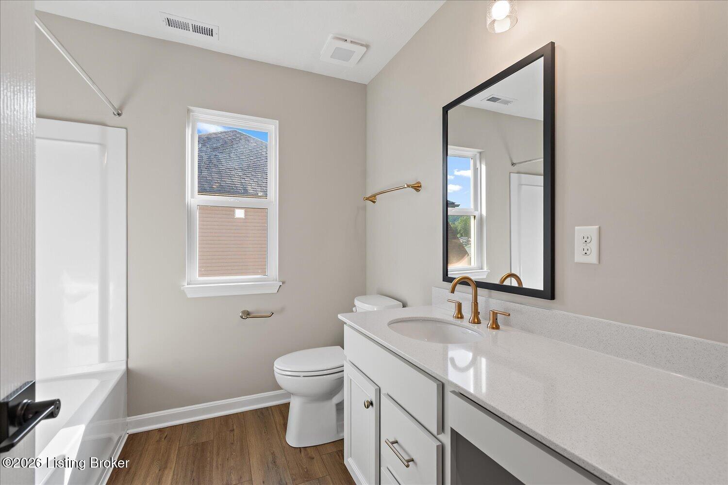 26-Full Bathroom