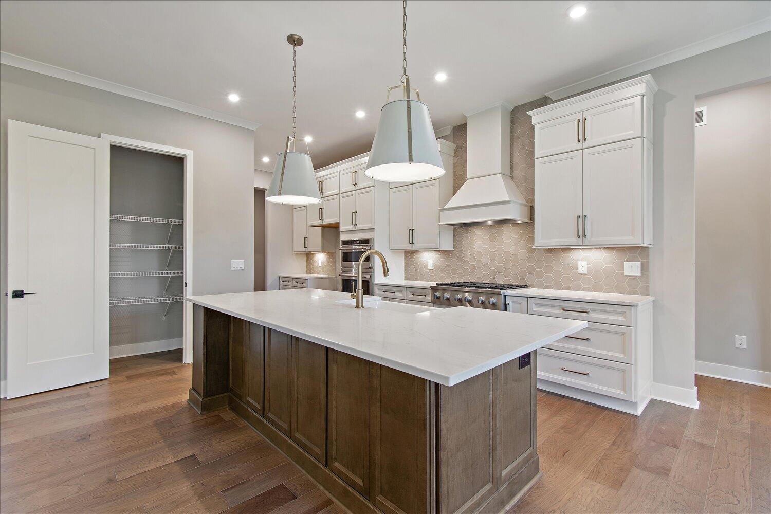 05-Kitchen and Pantry