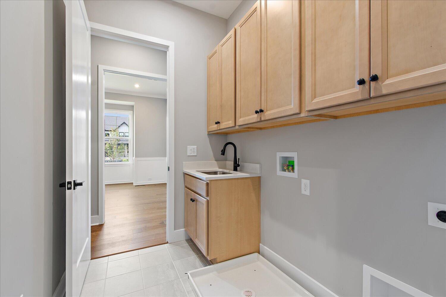 28-Laundry Room