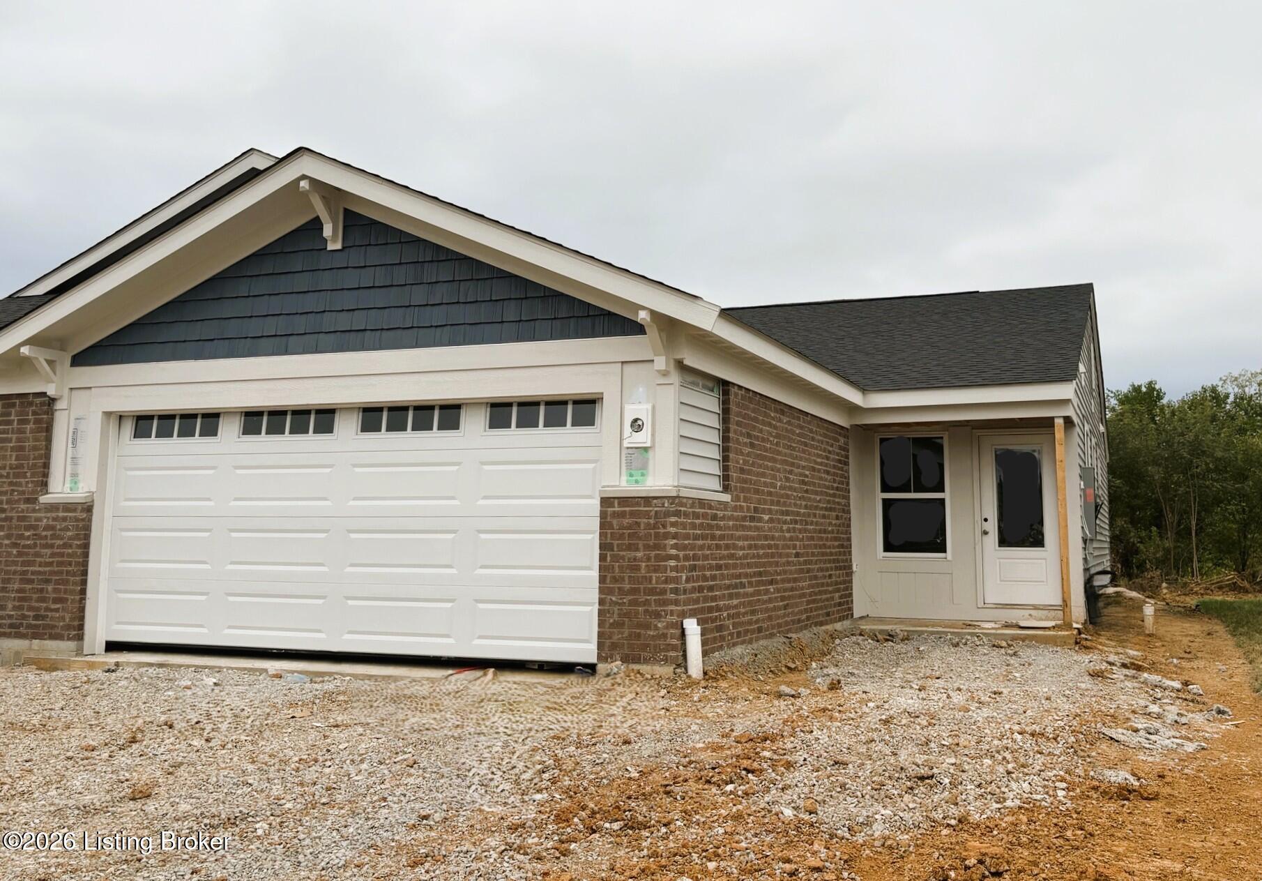 10011 Windcrest