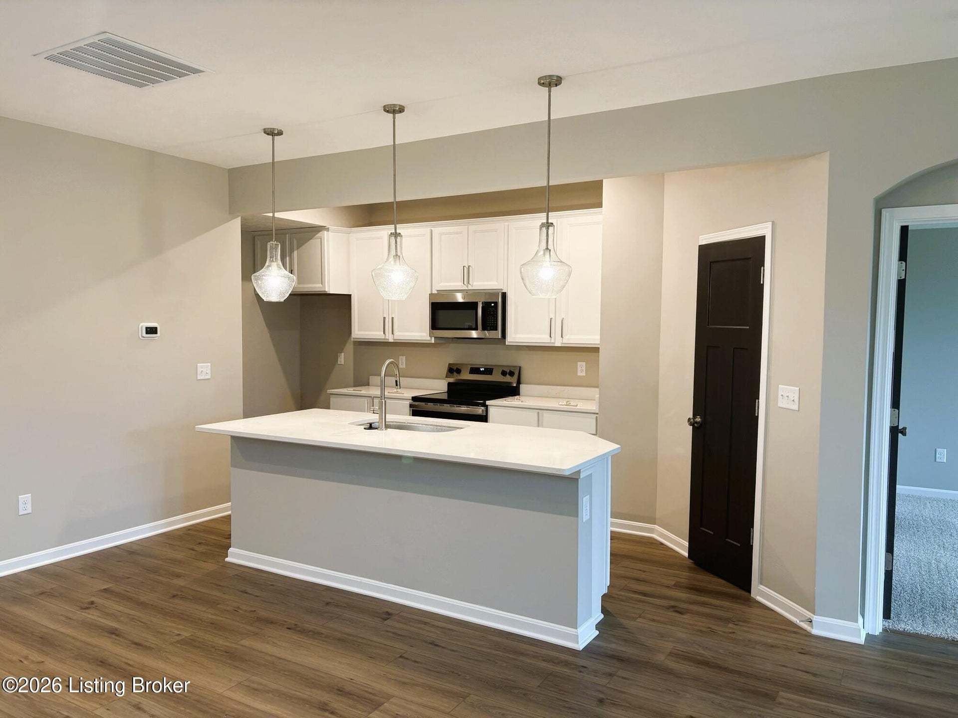 10015 Windcrest 2