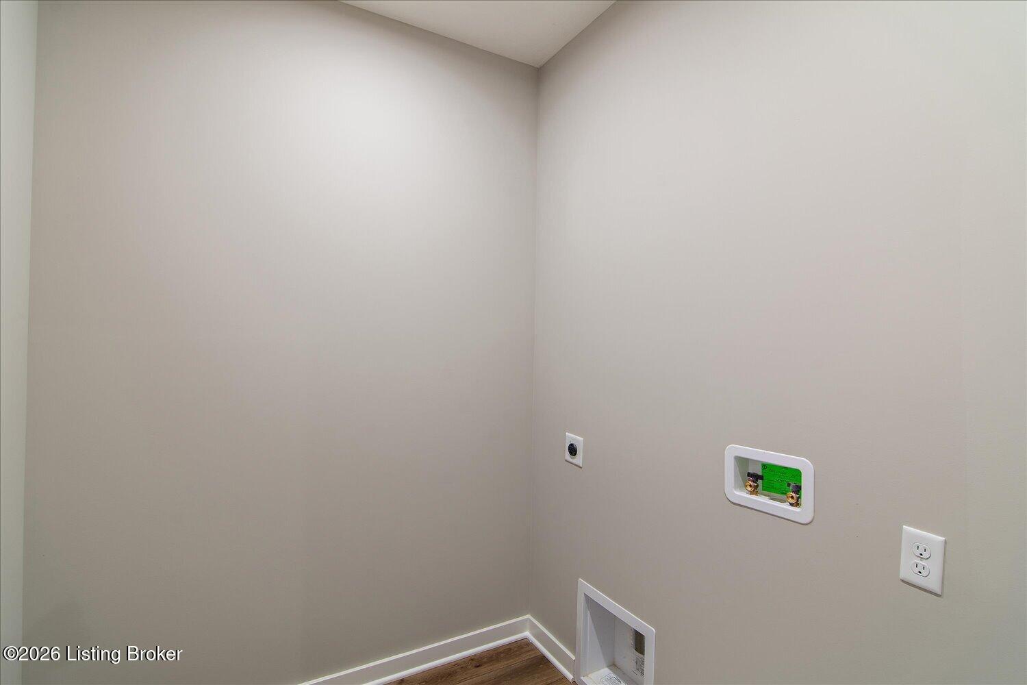 27-Laundry Roomm