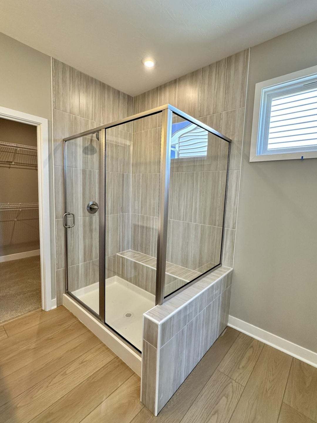 Owners Shower - TU 270