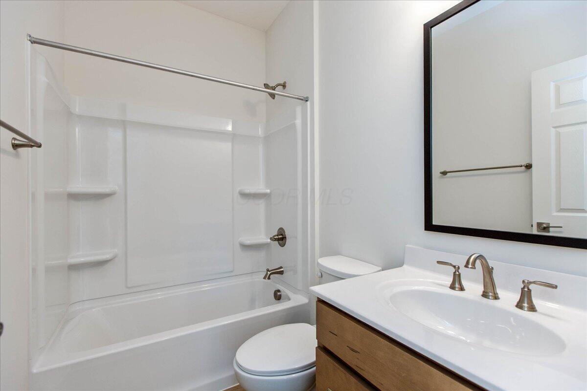 31-Hall Bath