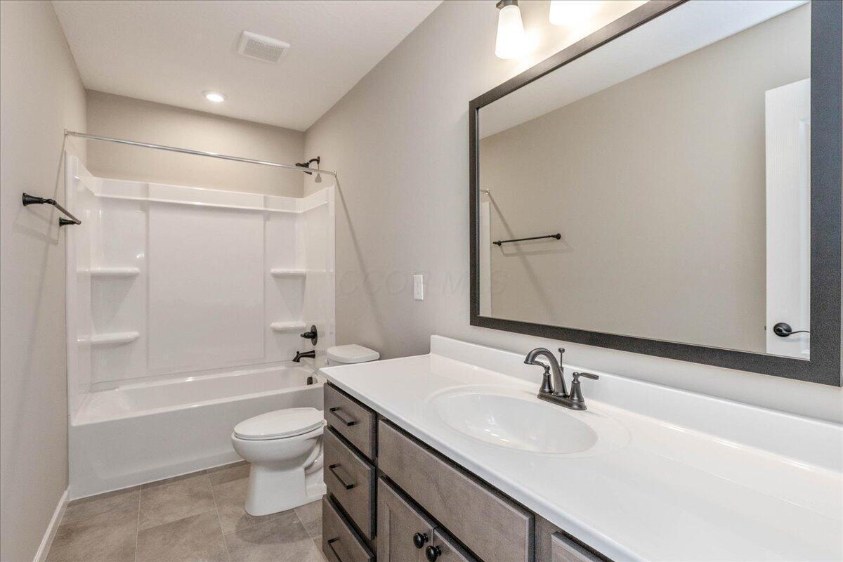 32-Hall Bath