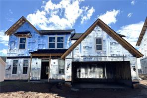 660 Crystal Lake Parkway (Avery)