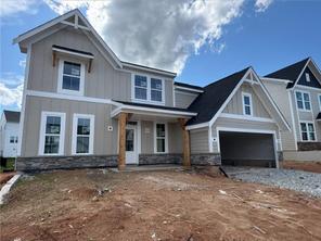 660 Crystal Lake Parkway (Avery)