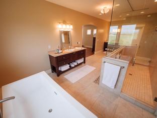 Flatirons Design Build por Flatirons Design Build en Rapid City South Dakota