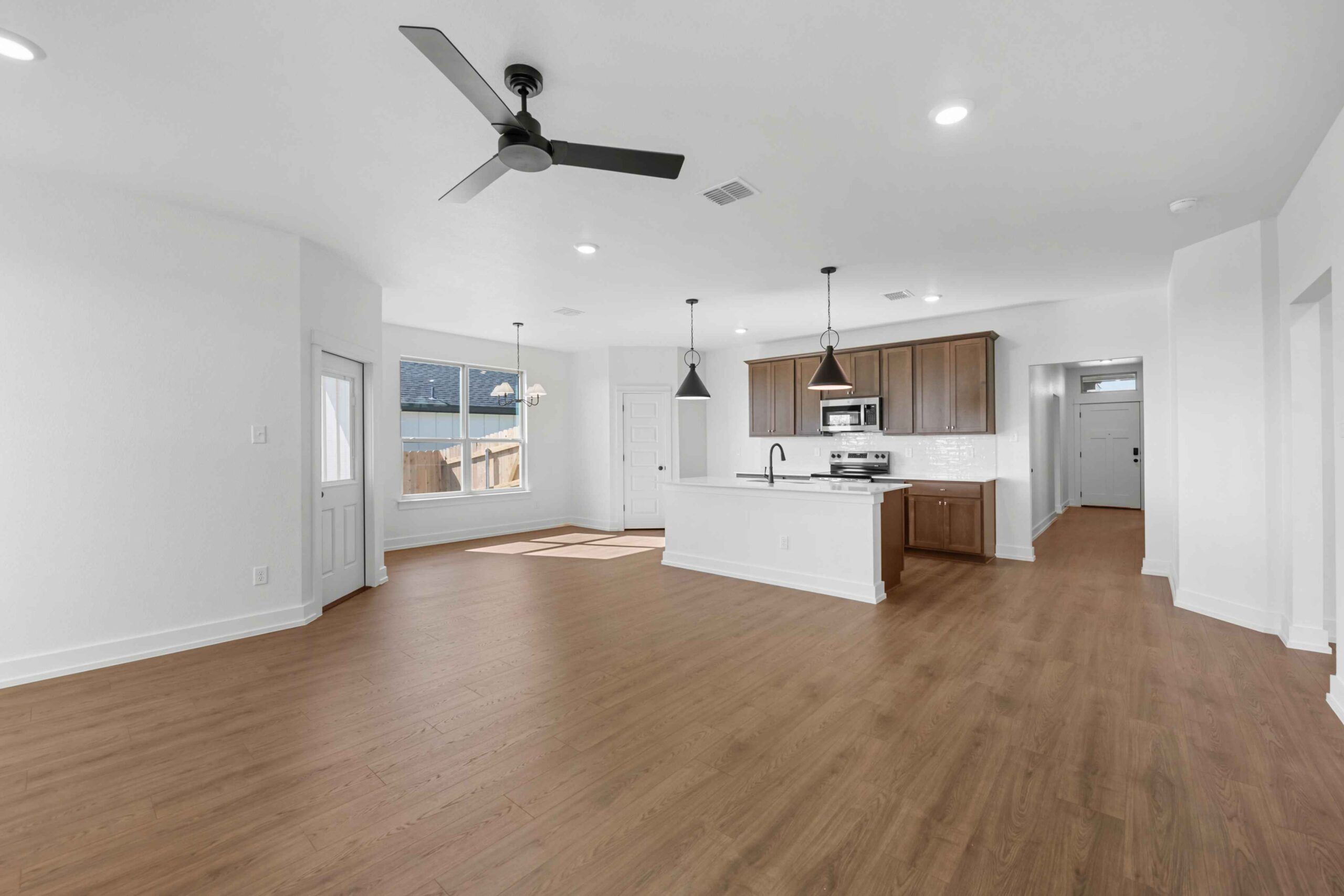 1727 Bear Grass Ridge Road (Lampasas)