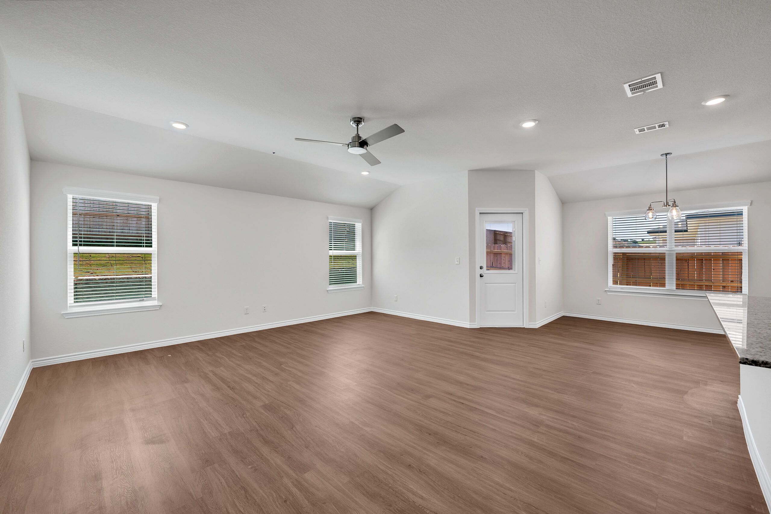 203 Wind Ridge Drive (Lampasas)