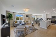 Fifth Edition por Florsheim Homes en Modesto California