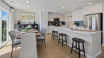 Fifth Edition por Florsheim Homes en Modesto California
