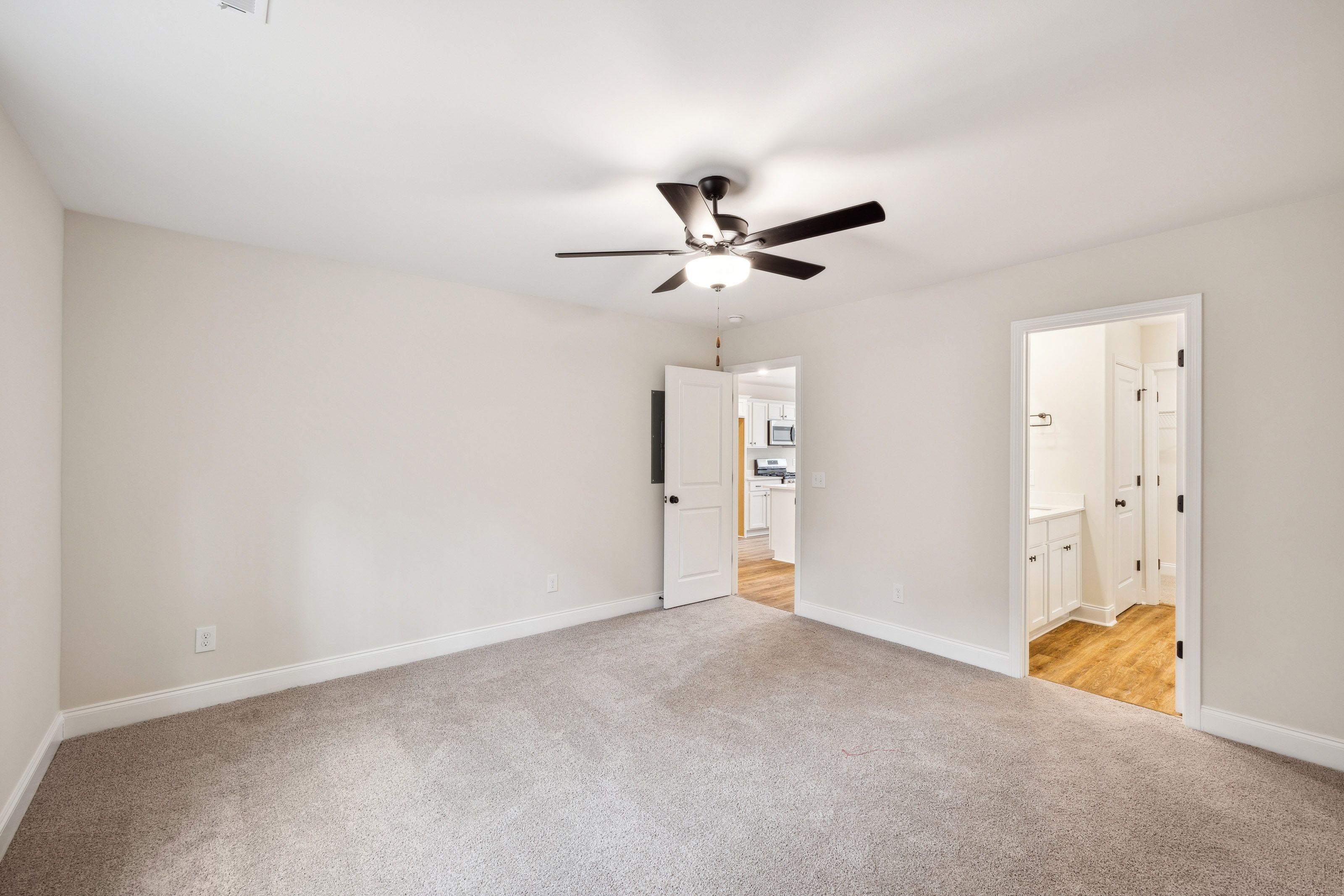 The Duchess Primary Bedroom