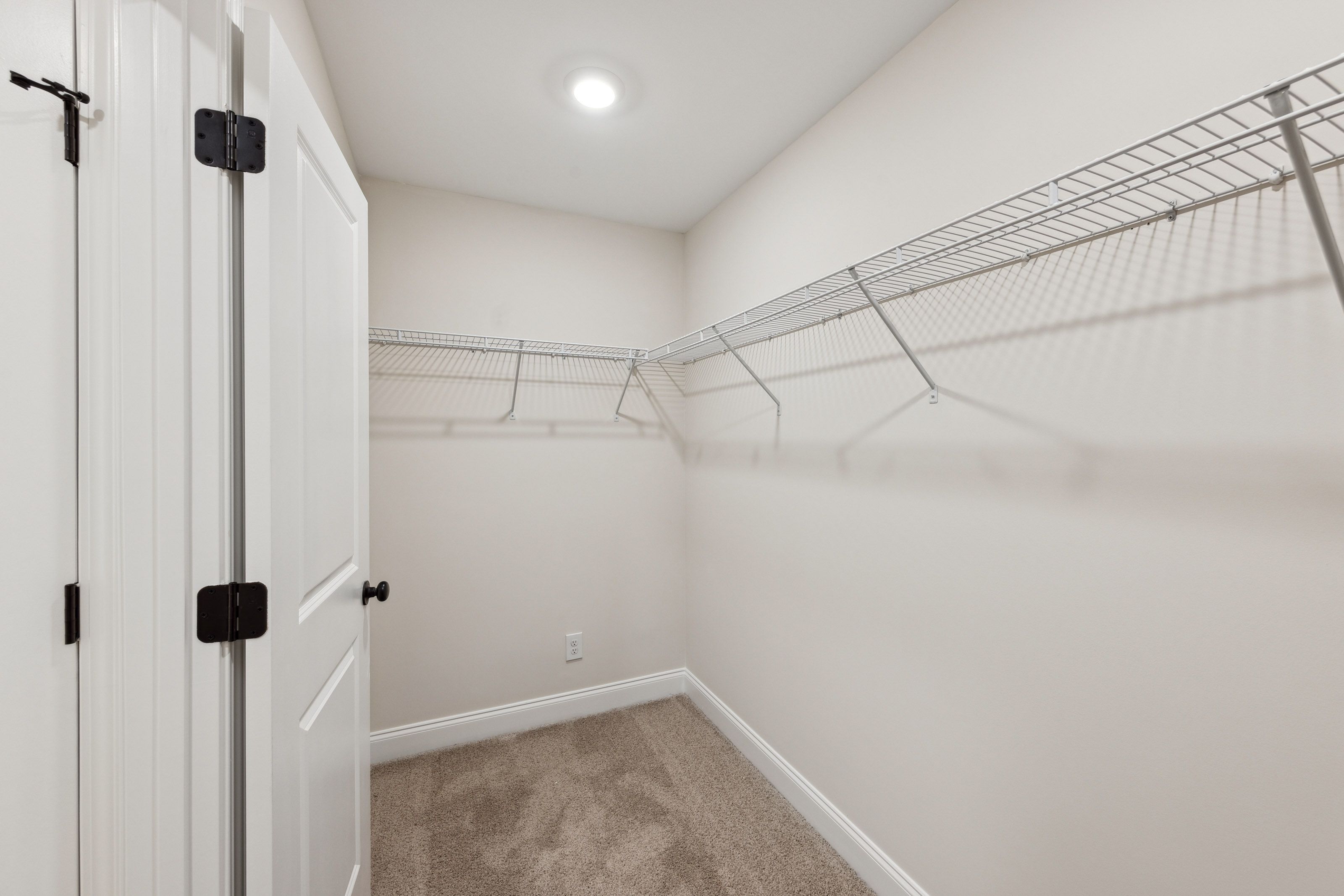 The Duchess Primary Closet