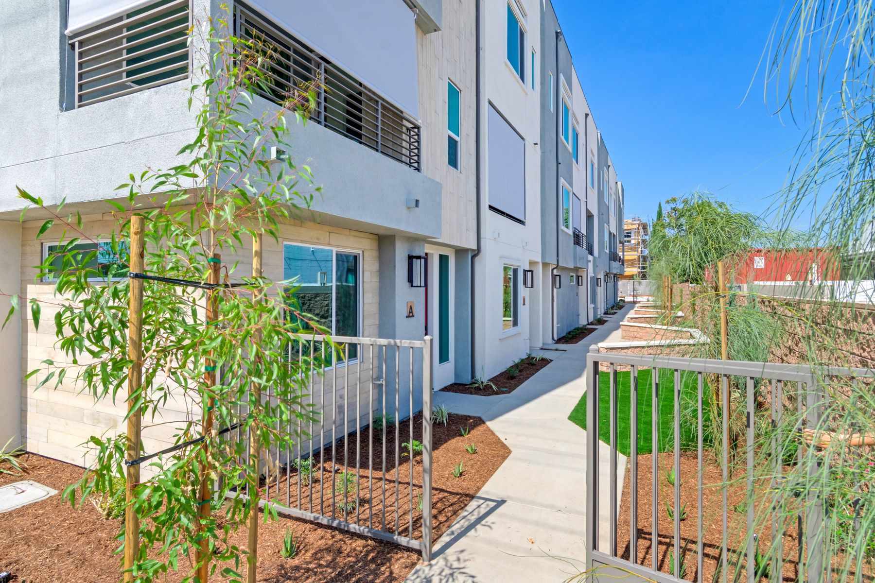 casa en Poinsettia Place por G3 Urban