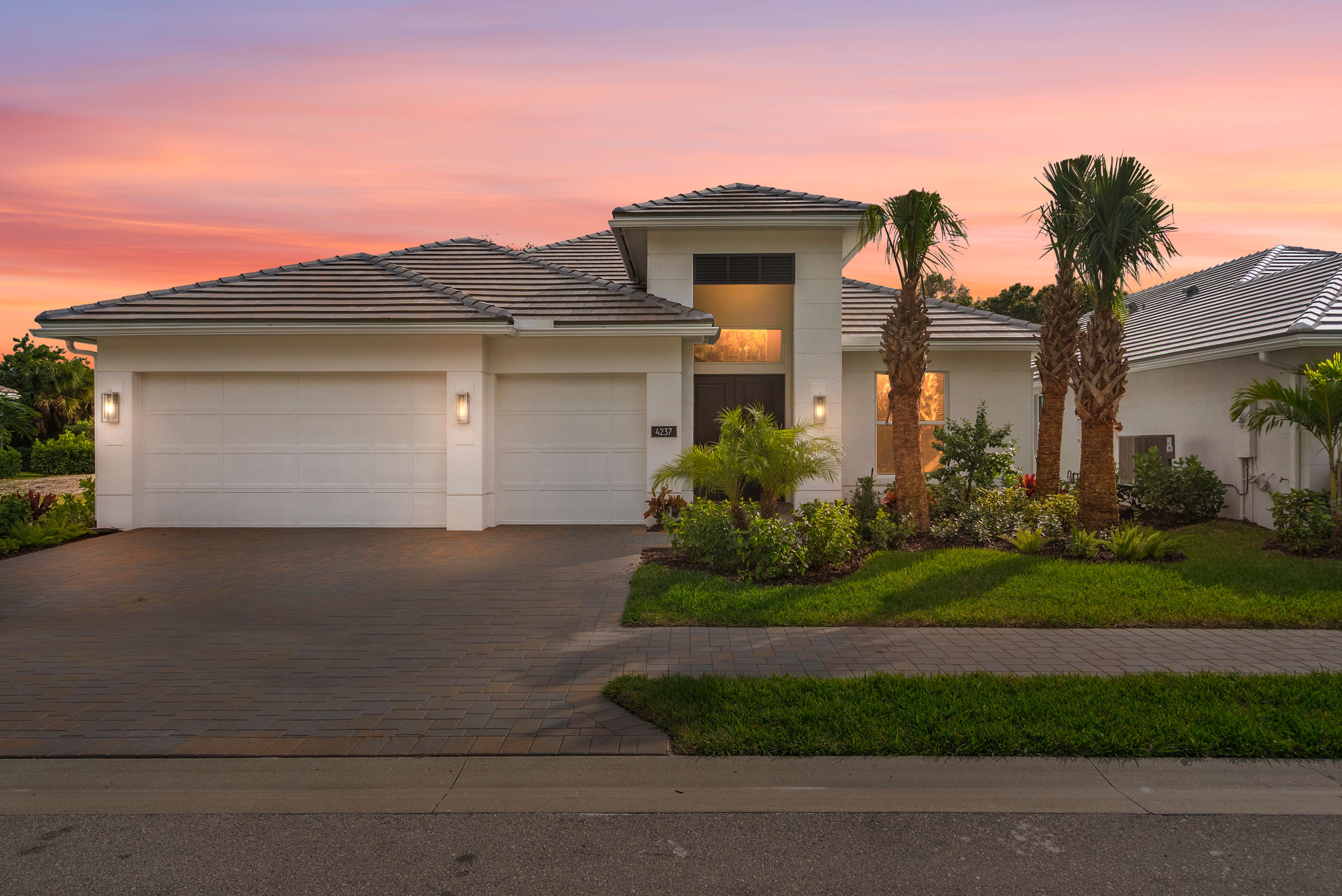 Front Elevation | 4237 Lucaya Pointe Way