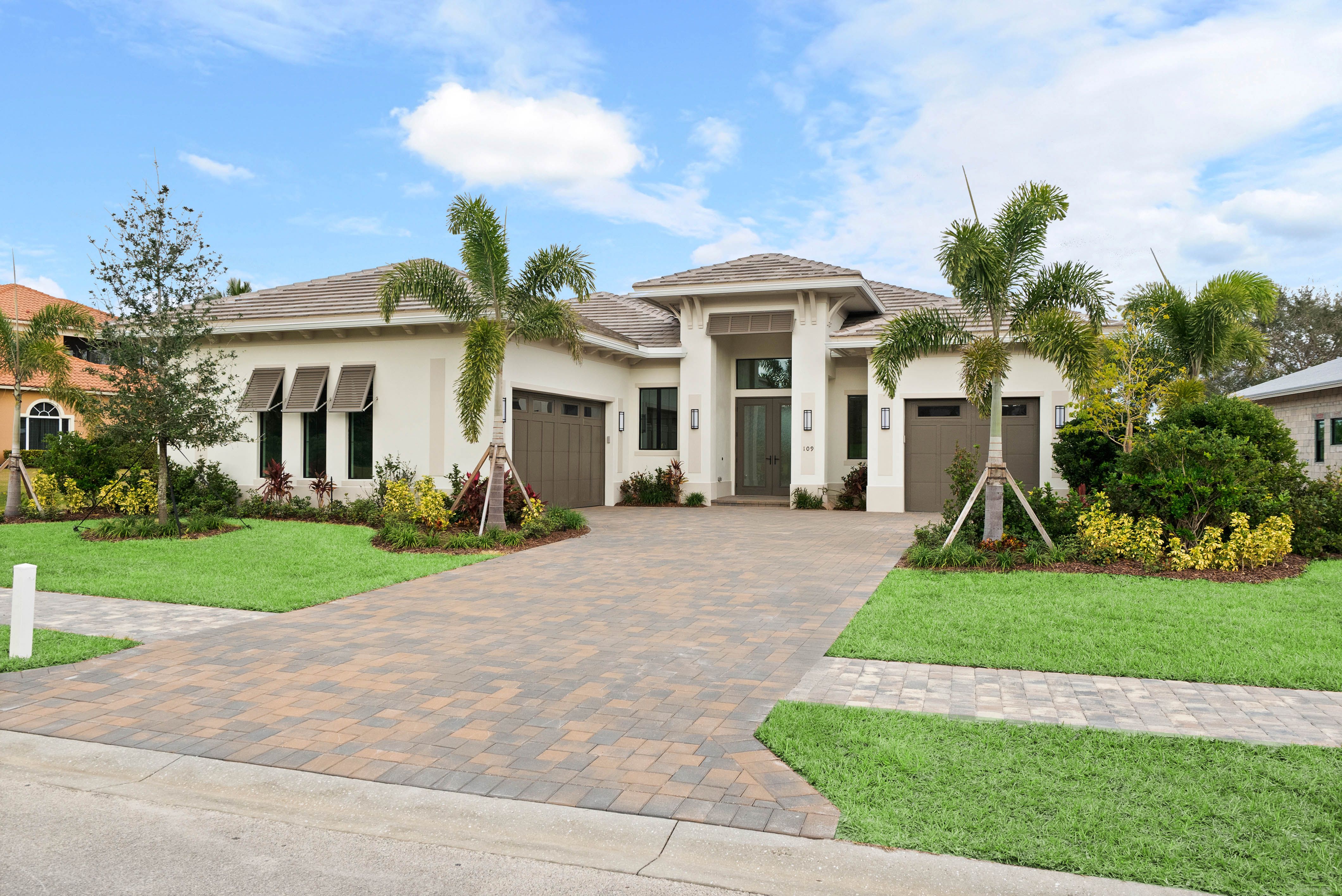 109 SE Via Verona (Madrona 58)