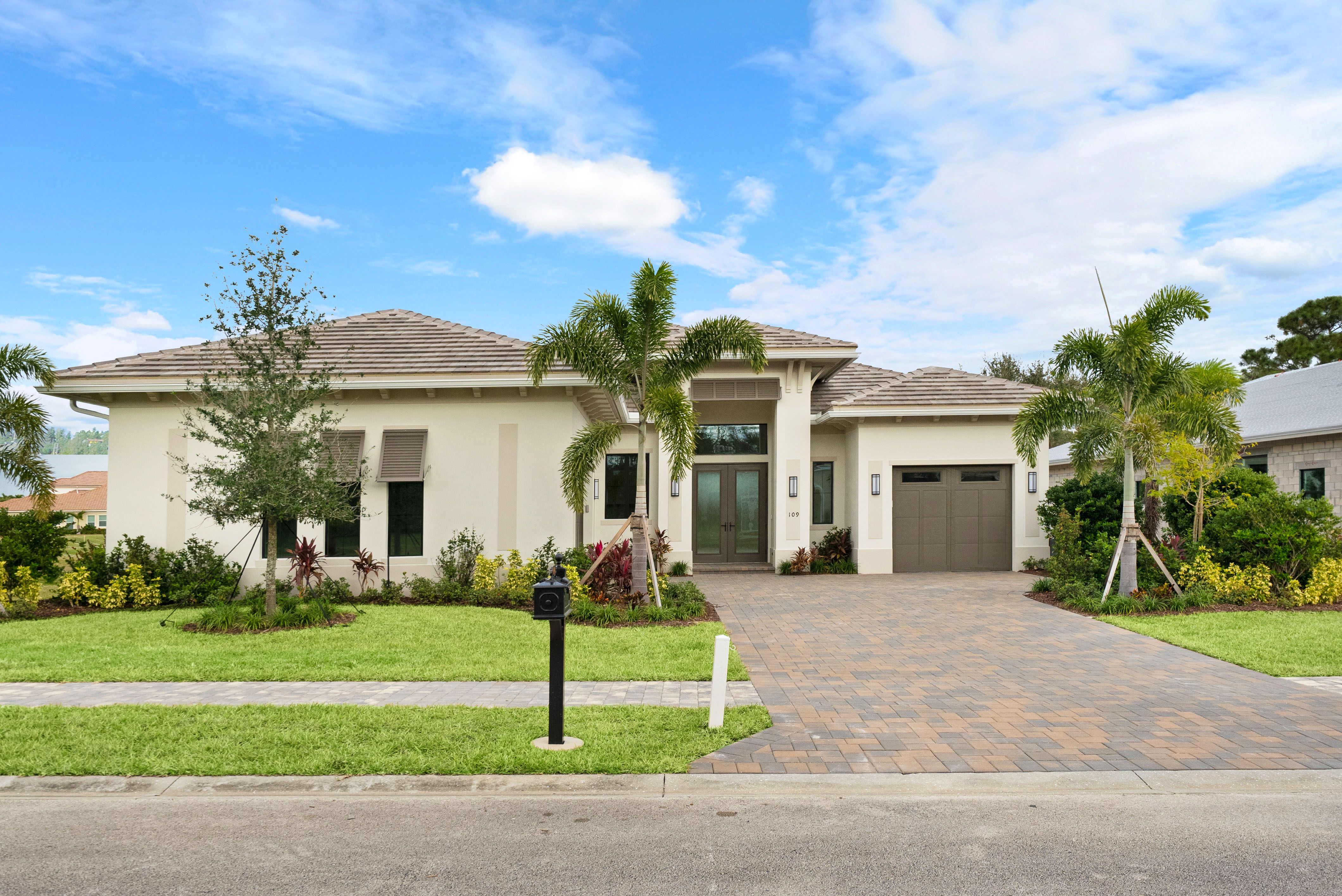 Front Elevation | 109 SE Via Verona