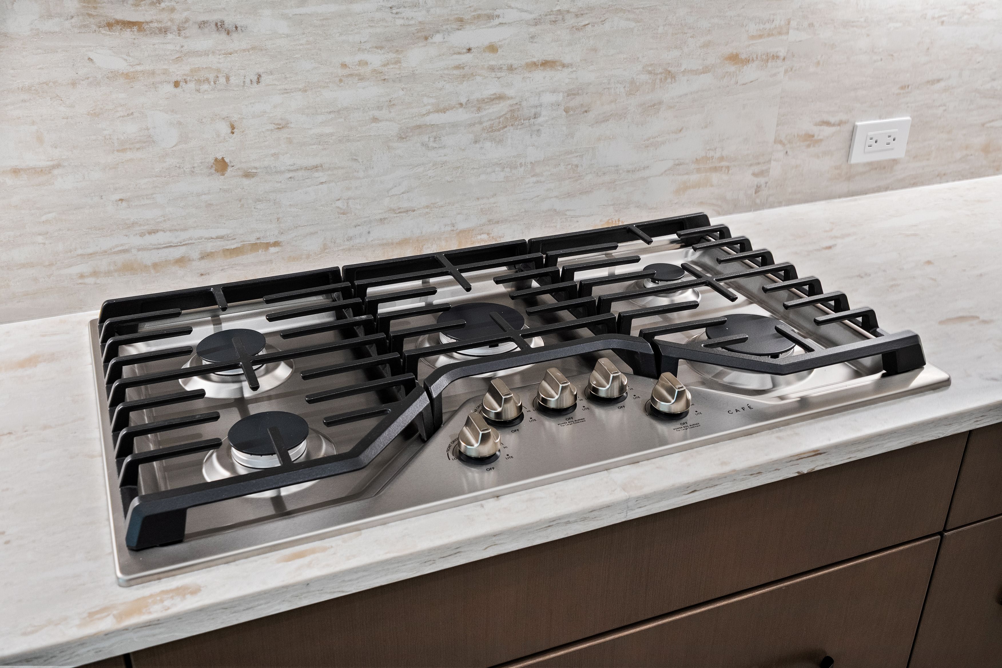 Gas Cooktop | 9160 Seaglass Ct