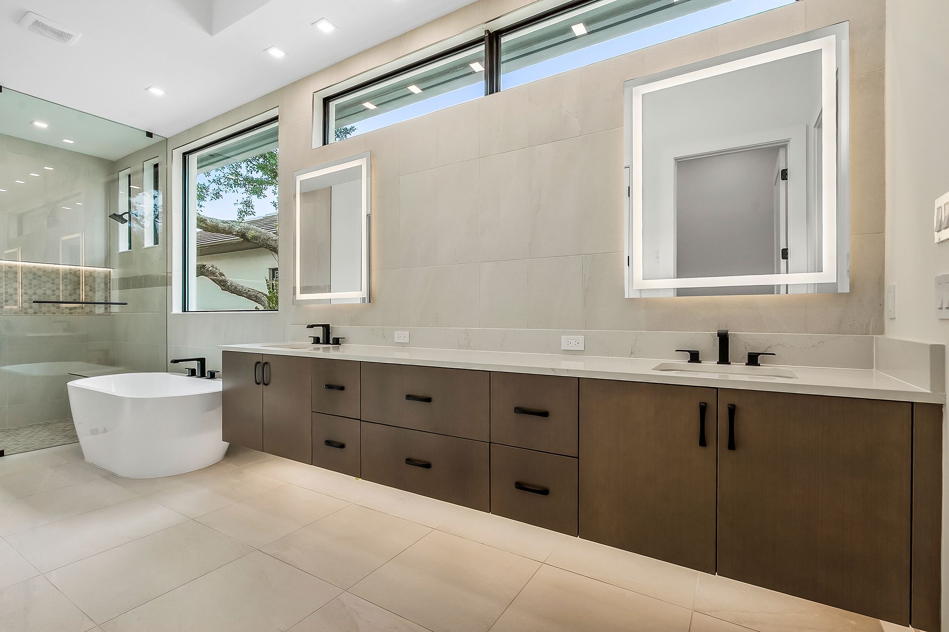 Master Bath | 9160 Seaglass Ct