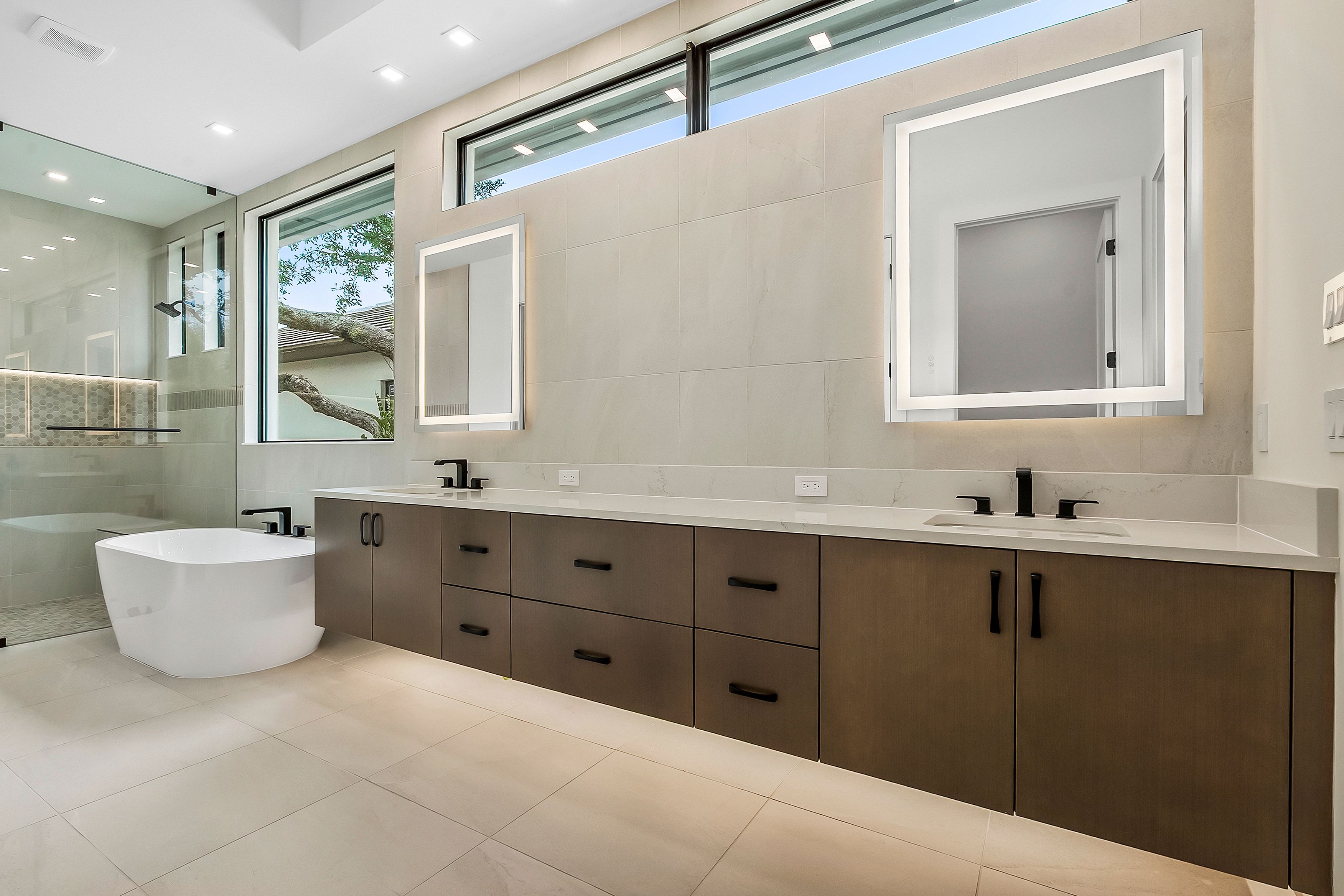 Master Bath | 9160 Seaglass Ct
