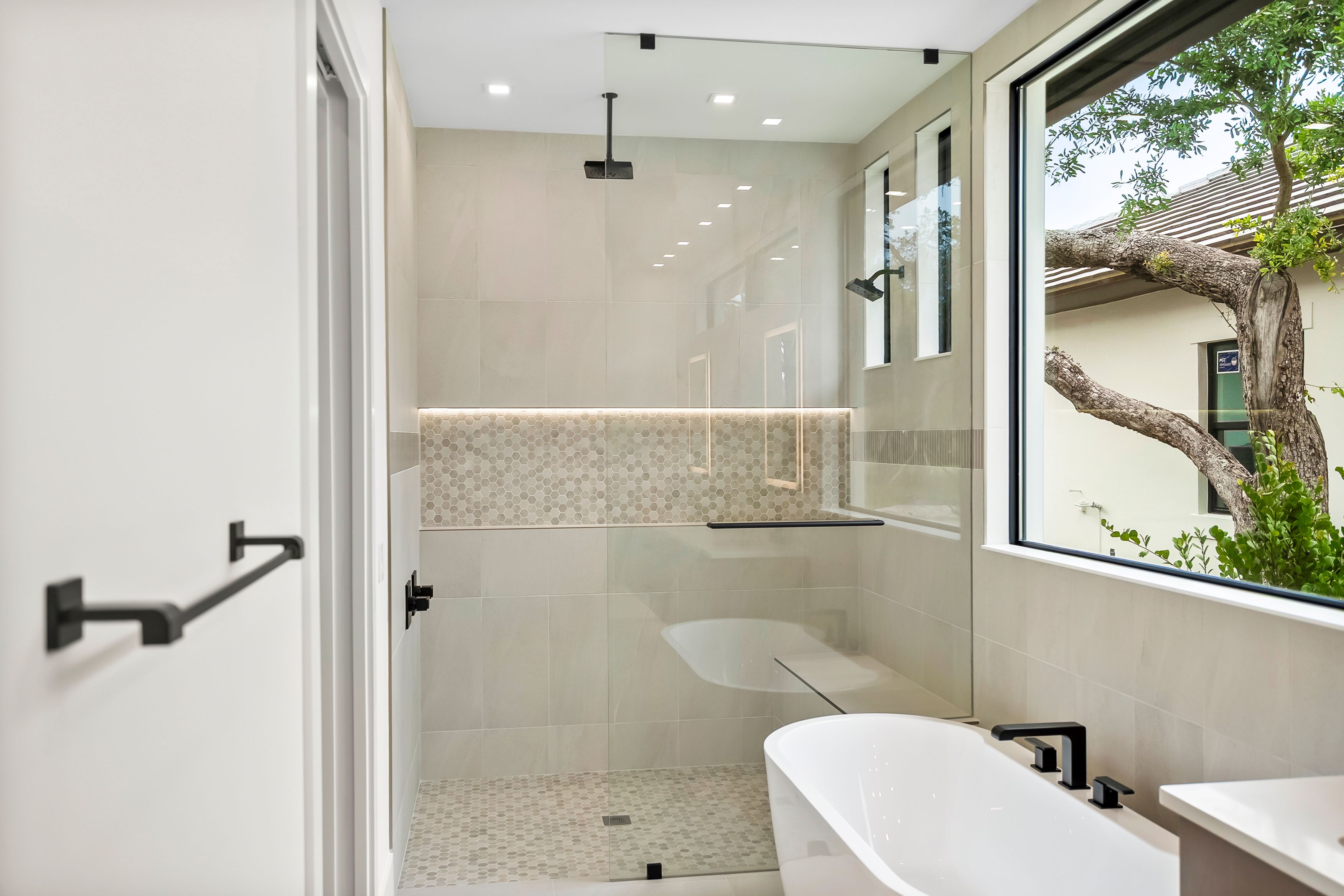 Master Bath | 9160 Seaglass Ct