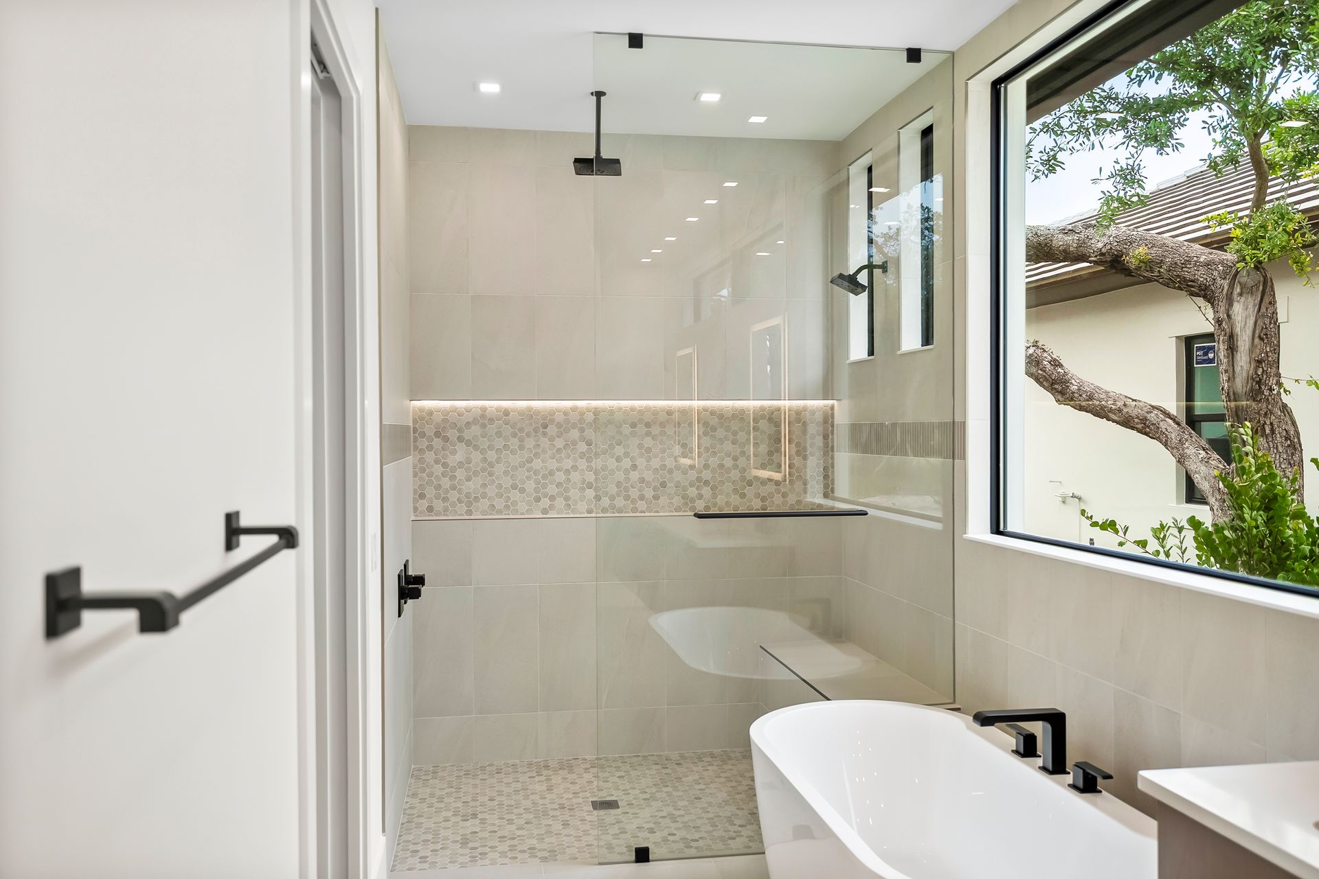 Master Bath | 9160 Seaglass Ct