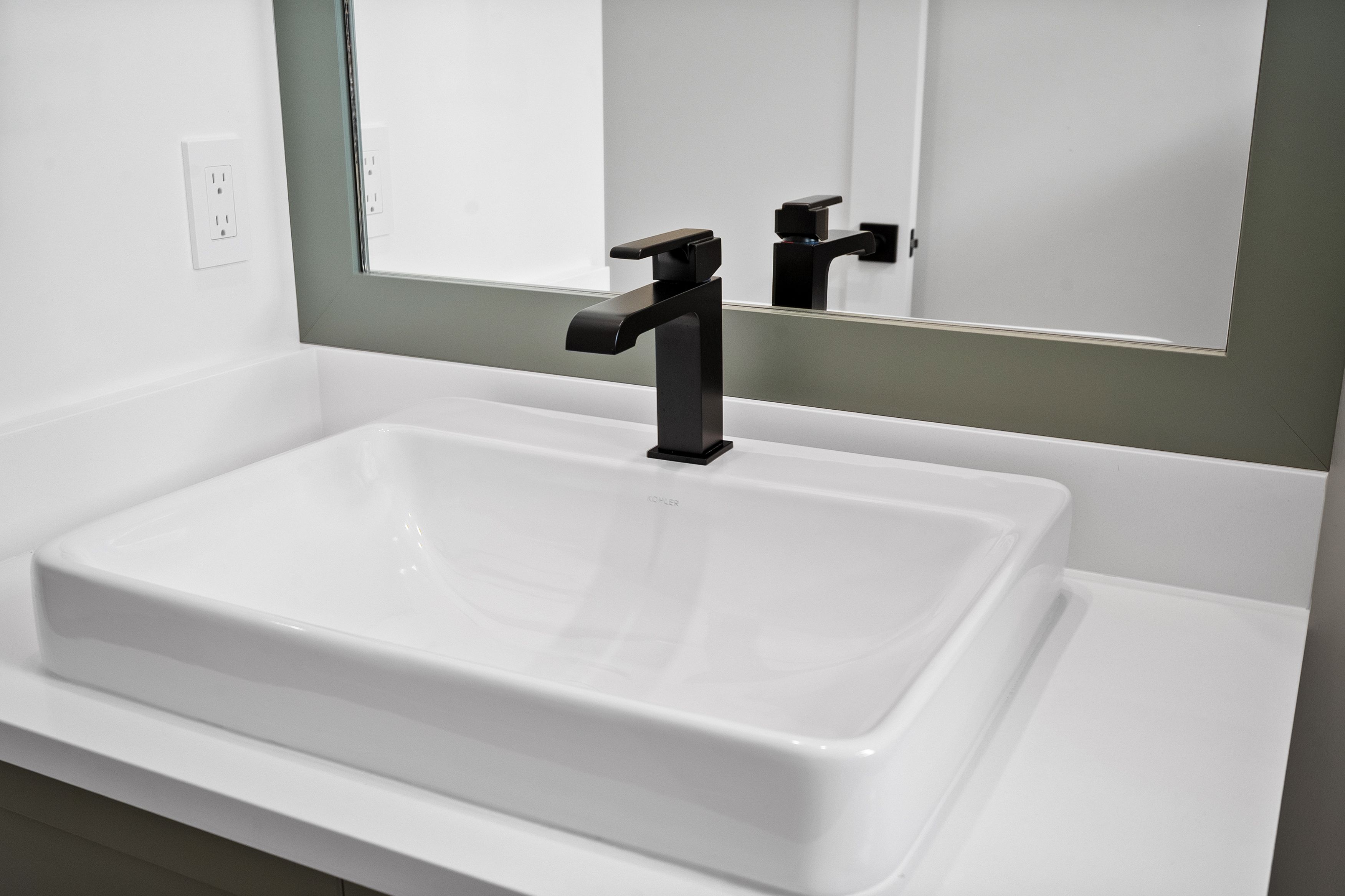 Powder Bath Detail | 9160 Seaglass Ct