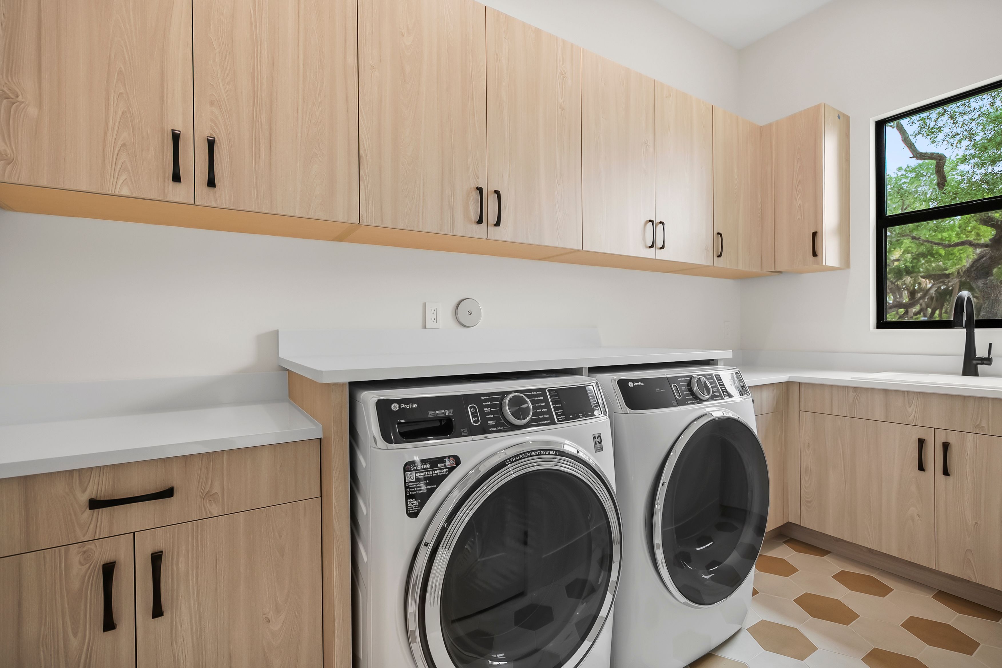 Seaglass-Laundry Room